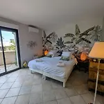 La Acacia