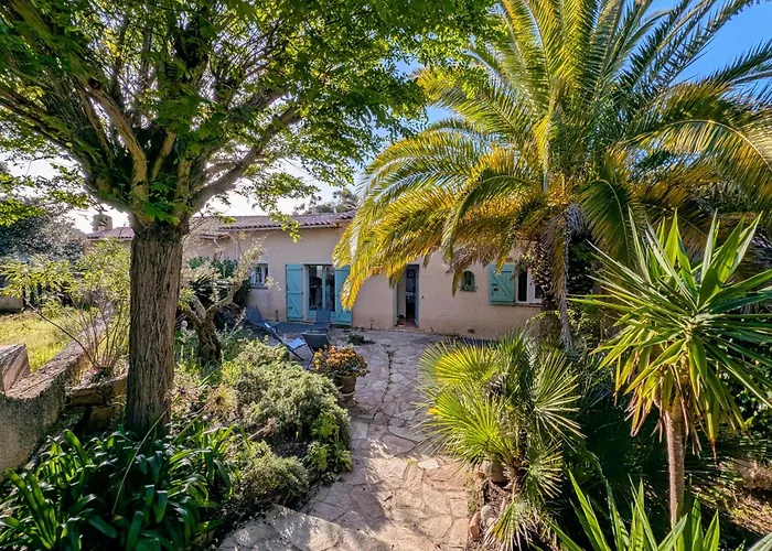 度假居 La Acacia *